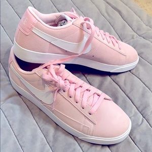 Nike Blazer Low Women’s Pink Sneaker, Size 10